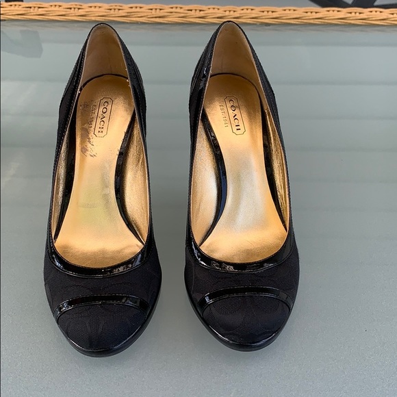 Coach Kerryann Black Pumps - Picture 2 of 11